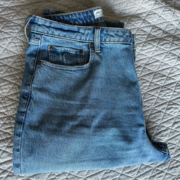 Abercrombie & Fitch Vintage Flare Jeans in Light Blue - Picture 2 of 4